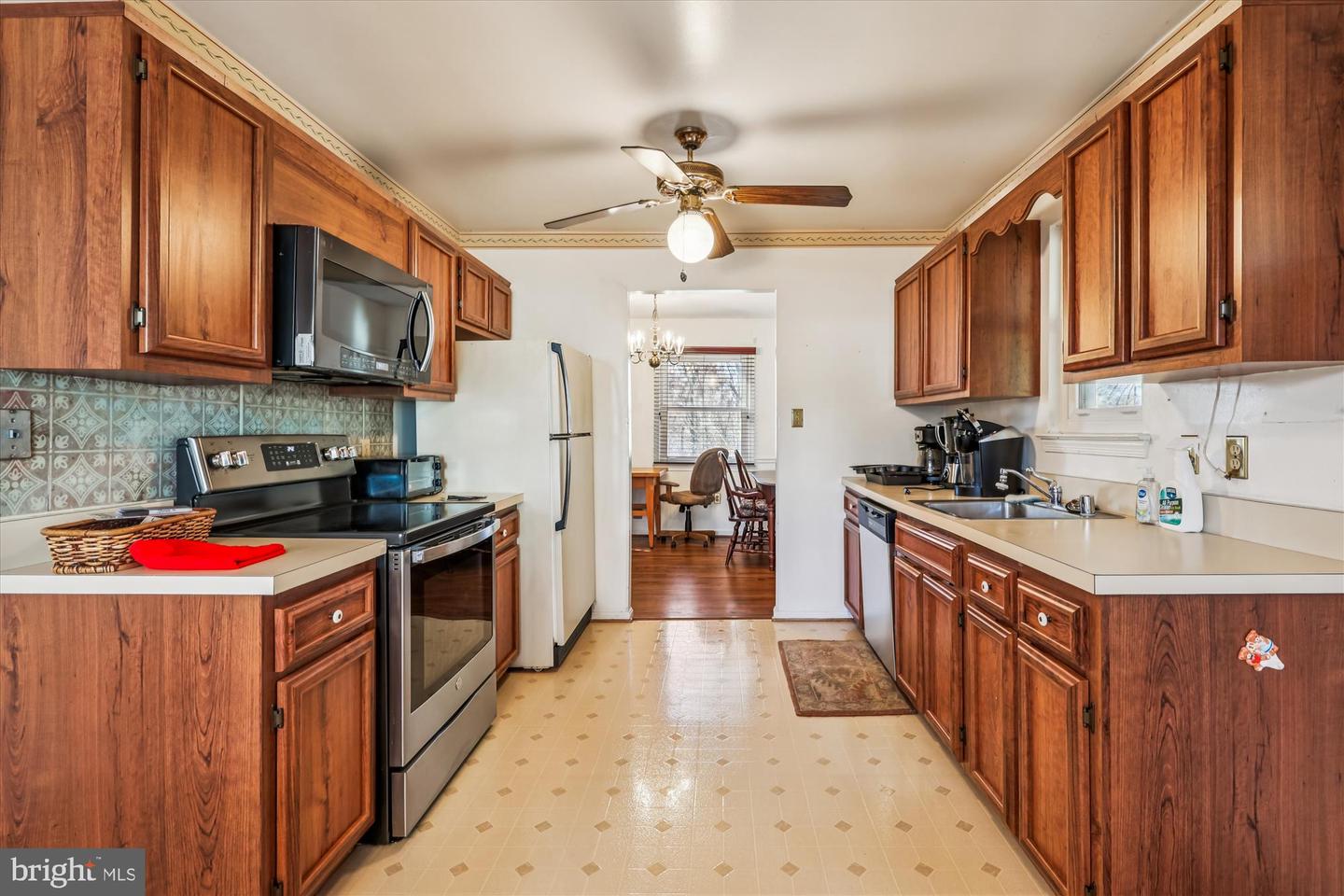 7013 STONE MILL PL, ALEXANDRIA, Virginia 22306, 4 Bedrooms Bedrooms, ,3 BathroomsBathrooms,Residential,For sale,7013 STONE MILL PL,VAFX2280256 MLS # VAFX2280256