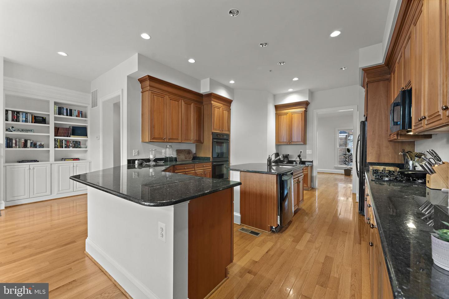 1815 POTOMAC GREENS DR, ALEXANDRIA, Virginia 22314, 4 Bedrooms Bedrooms, ,3 BathroomsBathrooms,Residential,For sale,1815 POTOMAC GREENS DR,VAAX2052000 MLS # VAAX2052000