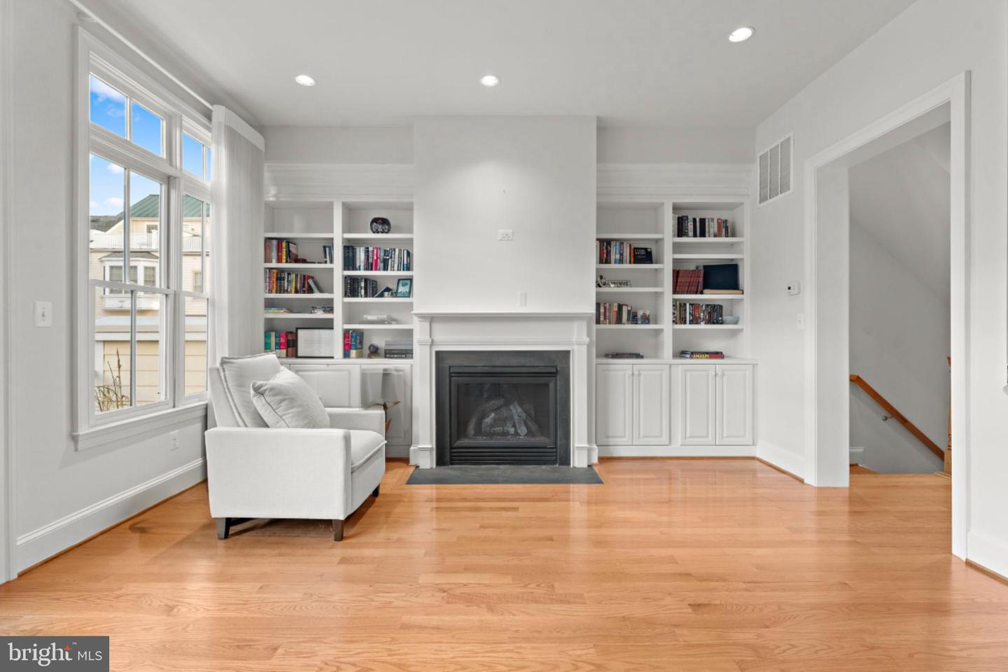 1815 POTOMAC GREENS DR, ALEXANDRIA, Virginia 22314, 4 Bedrooms Bedrooms, ,3 BathroomsBathrooms,Residential,For sale,1815 POTOMAC GREENS DR,VAAX2052000 MLS # VAAX2052000