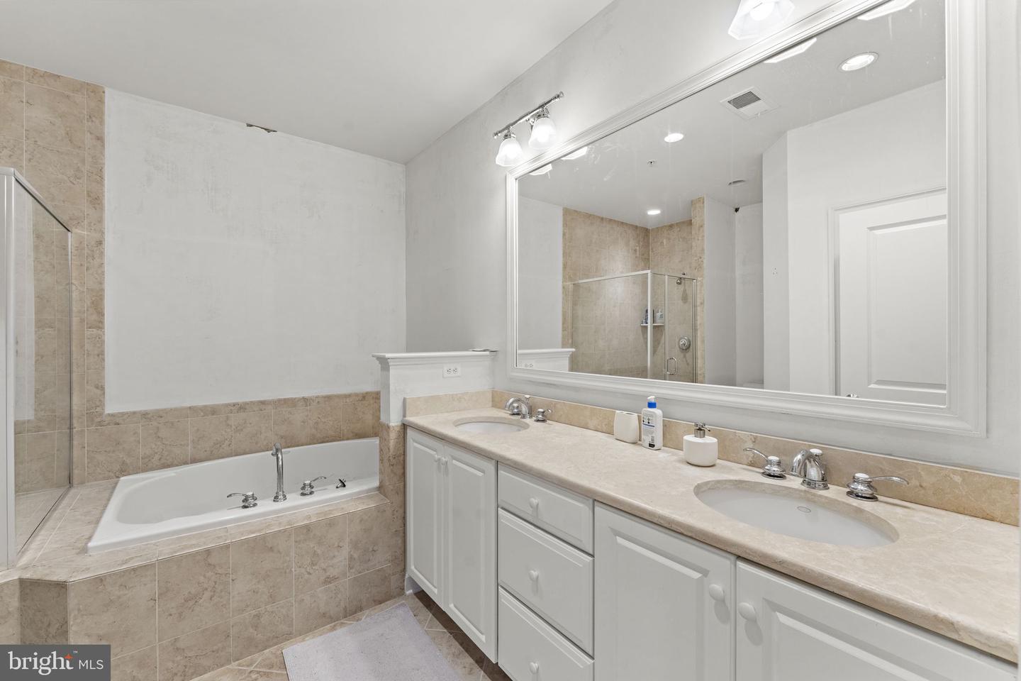 1815 POTOMAC GREENS DR, ALEXANDRIA, Virginia 22314, 4 Bedrooms Bedrooms, ,3 BathroomsBathrooms,Residential,For sale,1815 POTOMAC GREENS DR,VAAX2052000 MLS # VAAX2052000