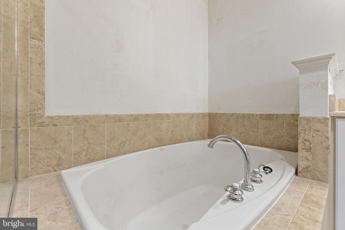 1815 POTOMAC GREENS DR, ALEXANDRIA, Virginia 22314, 4 Bedrooms Bedrooms, ,3 BathroomsBathrooms,Residential,For sale,1815 POTOMAC GREENS DR,VAAX2052000 MLS # VAAX2052000