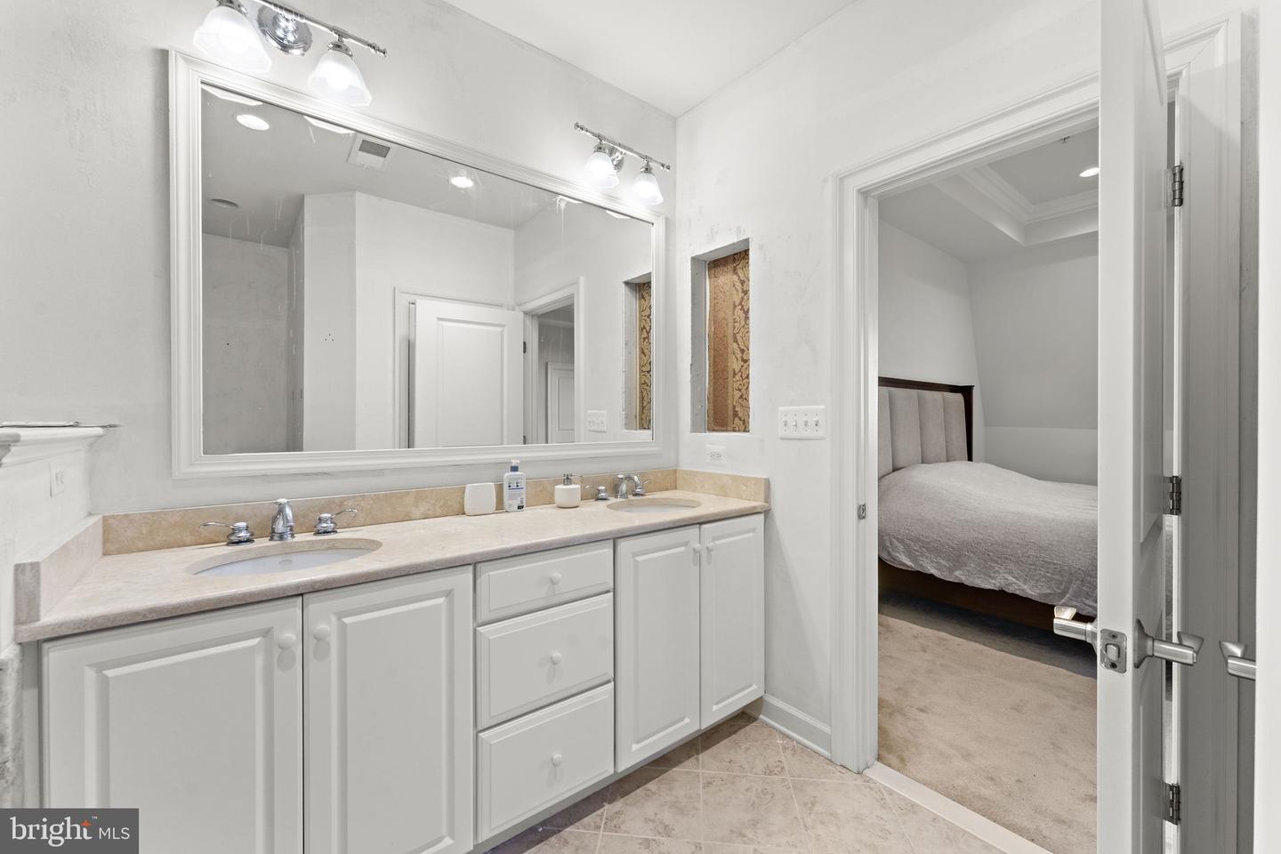 1815 POTOMAC GREENS DR, ALEXANDRIA, Virginia 22314, 4 Bedrooms Bedrooms, ,3 BathroomsBathrooms,Residential,For sale,1815 POTOMAC GREENS DR,VAAX2052000 MLS # VAAX2052000