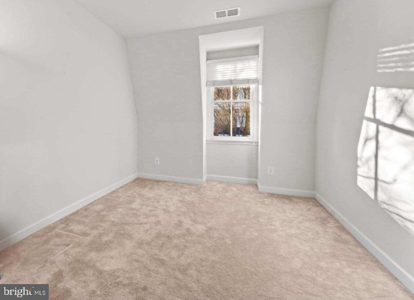 1815 POTOMAC GREENS DR, ALEXANDRIA, Virginia 22314, 4 Bedrooms Bedrooms, ,3 BathroomsBathrooms,Residential,For sale,1815 POTOMAC GREENS DR,VAAX2052000 MLS # VAAX2052000