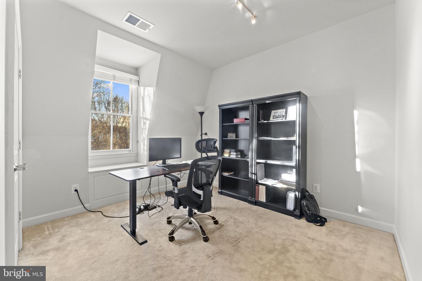 1815 POTOMAC GREENS DR, ALEXANDRIA, Virginia 22314, 4 Bedrooms Bedrooms, ,3 BathroomsBathrooms,Residential,For sale,1815 POTOMAC GREENS DR,VAAX2052000 MLS # VAAX2052000