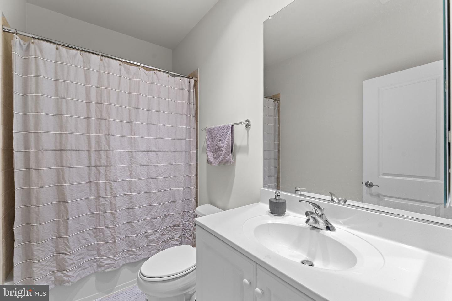 1815 POTOMAC GREENS DR, ALEXANDRIA, Virginia 22314, 4 Bedrooms Bedrooms, ,3 BathroomsBathrooms,Residential,For sale,1815 POTOMAC GREENS DR,VAAX2052000 MLS # VAAX2052000