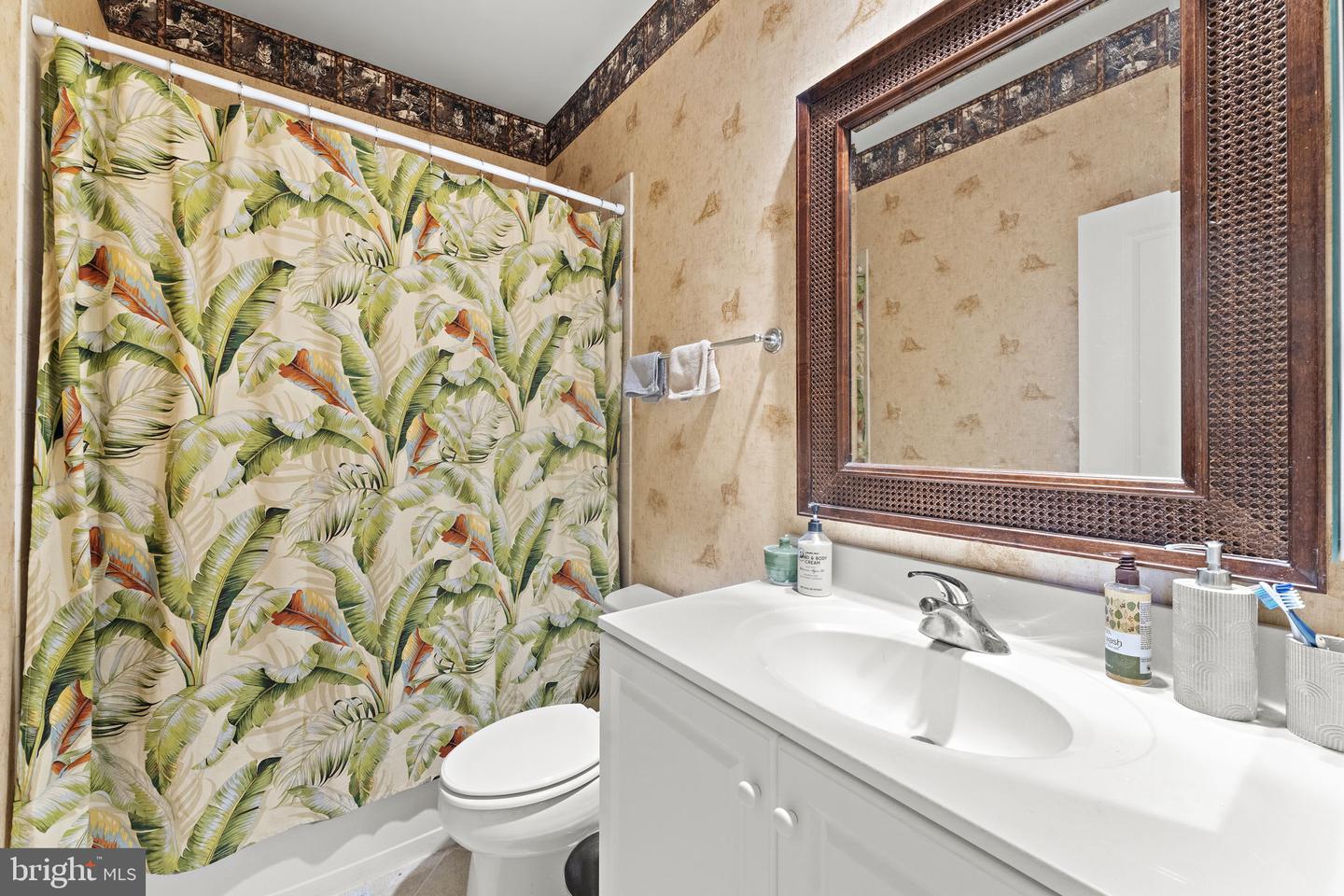 1815 POTOMAC GREENS DR, ALEXANDRIA, Virginia 22314, 4 Bedrooms Bedrooms, ,3 BathroomsBathrooms,Residential,For sale,1815 POTOMAC GREENS DR,VAAX2052000 MLS # VAAX2052000