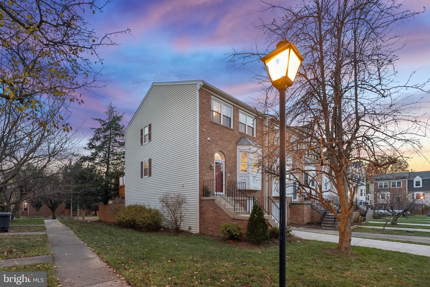 12325 FIELD LARK CT, FAIRFAX, Virginia 22033, 2 Bedrooms Bedrooms, ,2 BathroomsBathrooms,Residential,For sale,12325 FIELD LARK CT,VAFX2280342 MLS # VAFX2280342