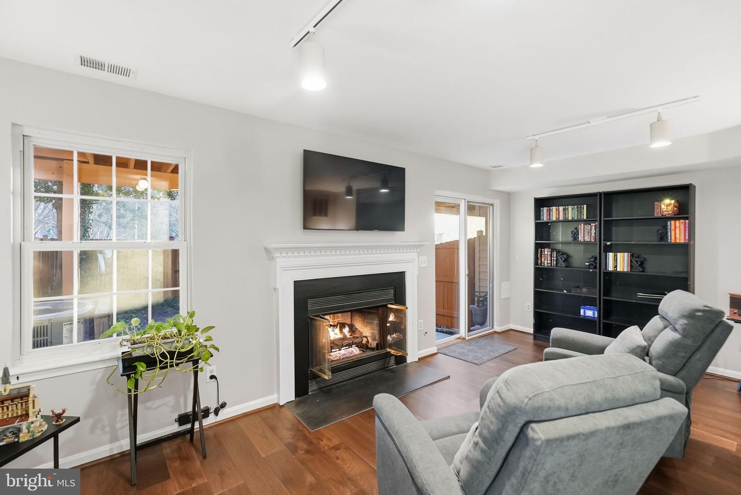 12325 FIELD LARK CT, FAIRFAX, Virginia 22033, 2 Bedrooms Bedrooms, ,2 BathroomsBathrooms,Residential,For sale,12325 FIELD LARK CT,VAFX2280342 MLS # VAFX2280342