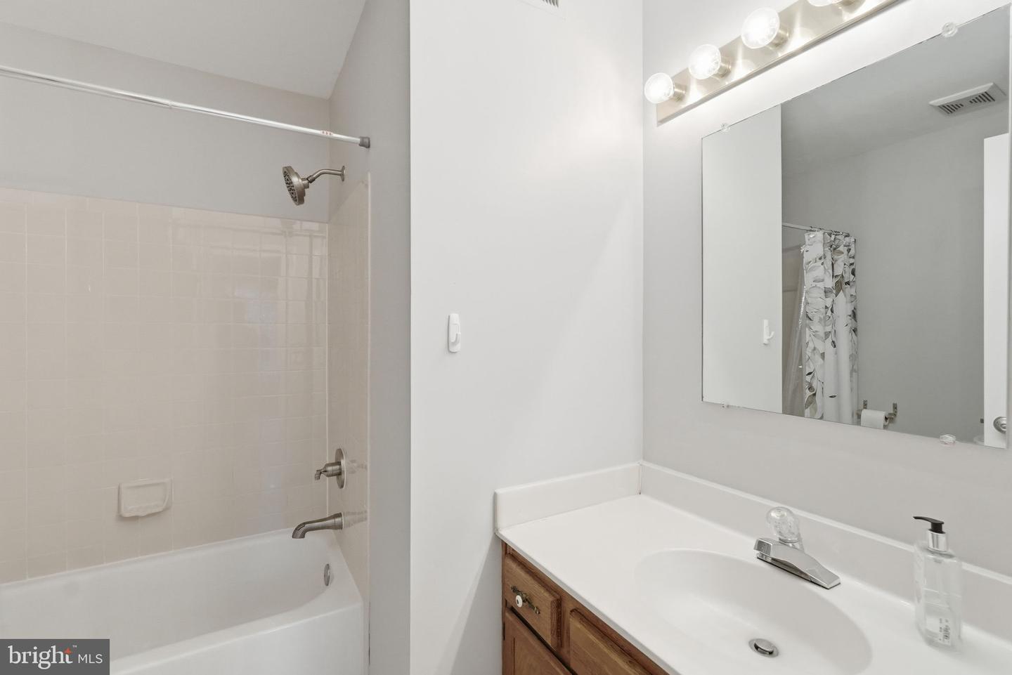 12325 FIELD LARK CT, FAIRFAX, Virginia 22033, 2 Bedrooms Bedrooms, ,2 BathroomsBathrooms,Residential,For sale,12325 FIELD LARK CT,VAFX2280342 MLS # VAFX2280342