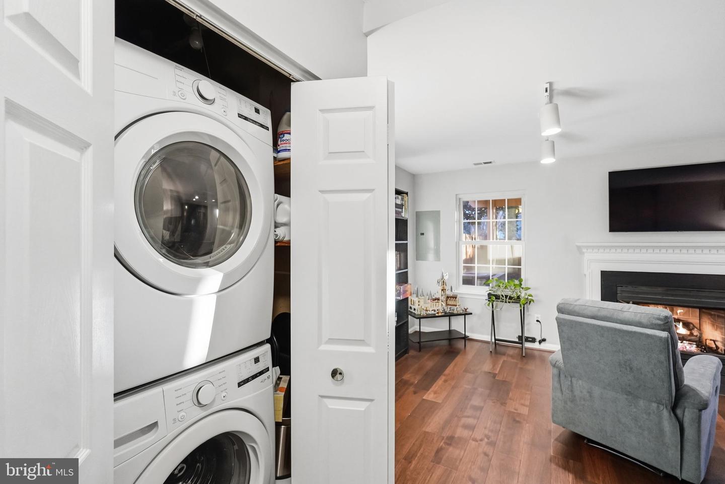 12325 FIELD LARK CT, FAIRFAX, Virginia 22033, 2 Bedrooms Bedrooms, ,2 BathroomsBathrooms,Residential,For sale,12325 FIELD LARK CT,VAFX2280342 MLS # VAFX2280342