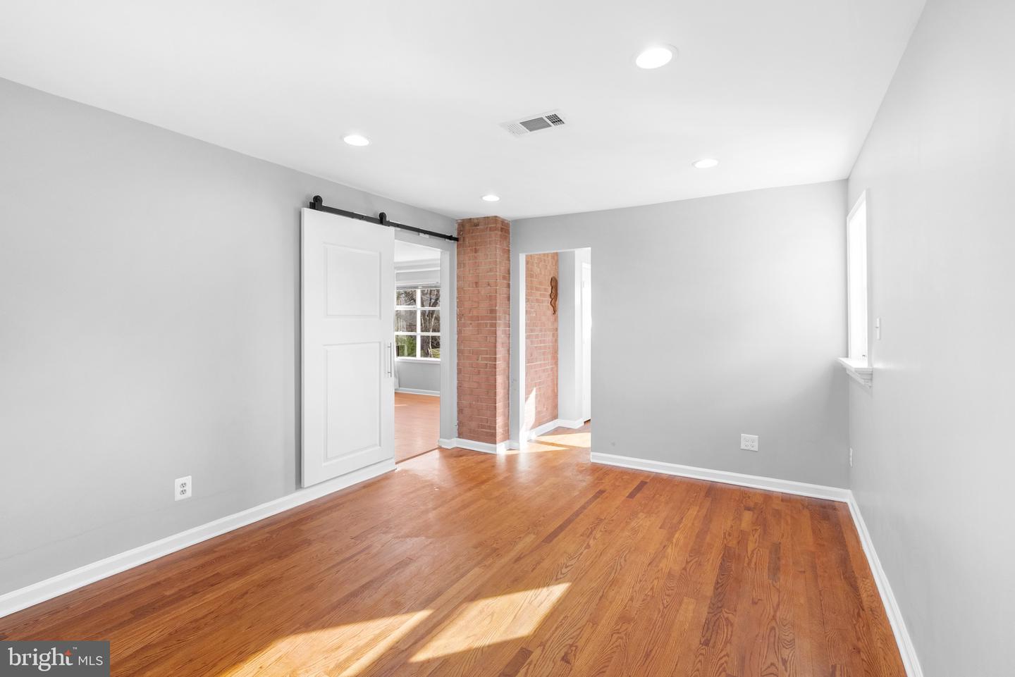 8600 KENTFORD DR, SPRINGFIELD, Virginia 22152, 4 Bedrooms Bedrooms, ,2 BathroomsBathrooms,Residential,For sale,8600 KENTFORD DR,VAFX2280376 MLS # VAFX2280376