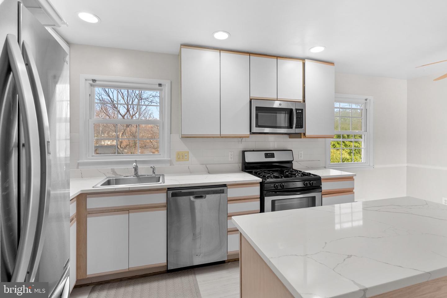 8600 KENTFORD DR, SPRINGFIELD, Virginia 22152, 4 Bedrooms Bedrooms, ,2 BathroomsBathrooms,Residential,For sale,8600 KENTFORD DR,VAFX2280376 MLS # VAFX2280376