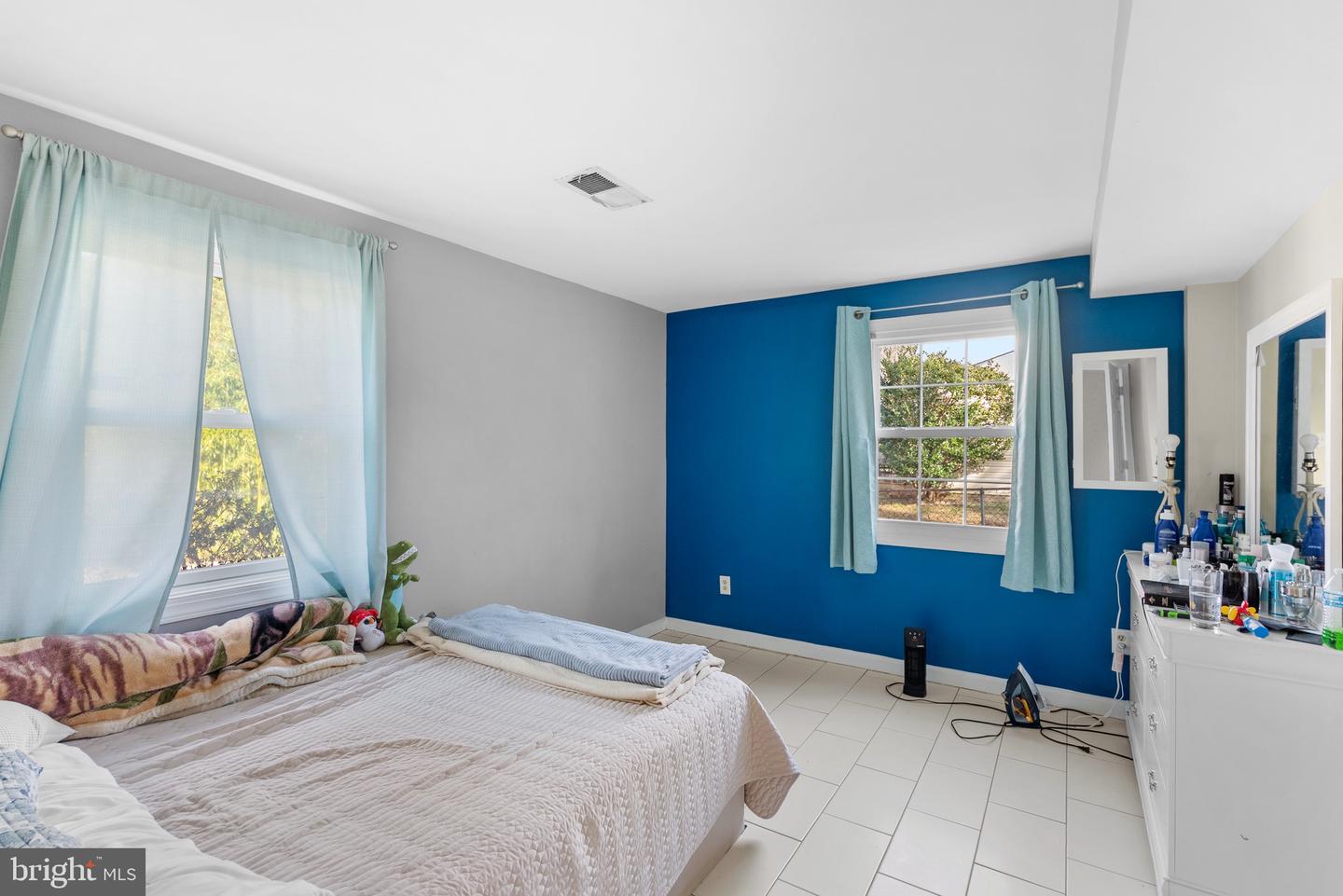 8600 KENTFORD DR, SPRINGFIELD, Virginia 22152, 4 Bedrooms Bedrooms, ,2 BathroomsBathrooms,Residential,For sale,8600 KENTFORD DR,VAFX2280376 MLS # VAFX2280376