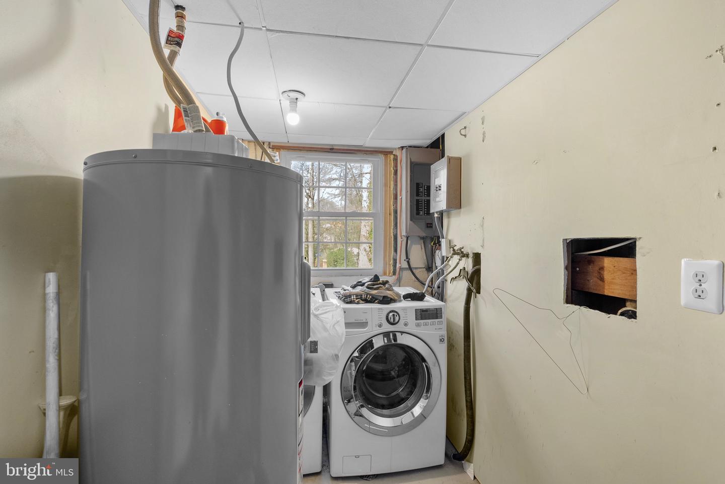 8600 KENTFORD DR, SPRINGFIELD, Virginia 22152, 4 Bedrooms Bedrooms, ,2 BathroomsBathrooms,Residential,For sale,8600 KENTFORD DR,VAFX2280376 MLS # VAFX2280376