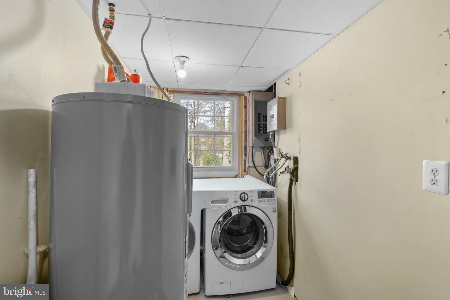 8600 KENTFORD DR, SPRINGFIELD, Virginia 22152, 4 Bedrooms Bedrooms, ,2 BathroomsBathrooms,Residential,For sale,8600 KENTFORD DR,VAFX2280376 MLS # VAFX2280376