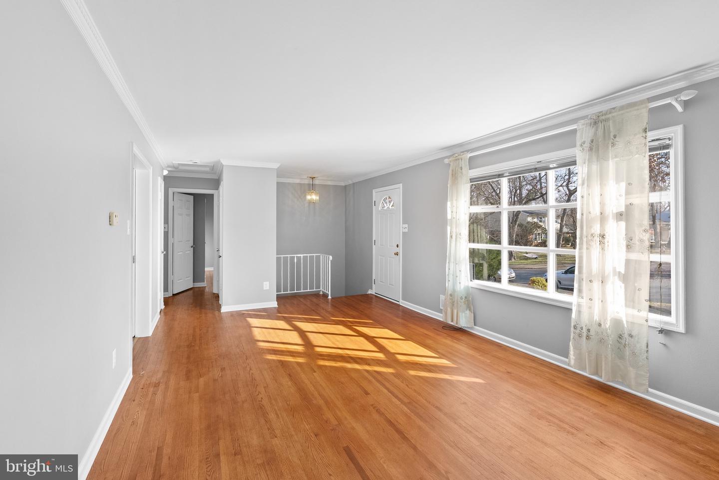 8600 KENTFORD DR, SPRINGFIELD, Virginia 22152, 4 Bedrooms Bedrooms, ,2 BathroomsBathrooms,Residential,For sale,8600 KENTFORD DR,VAFX2280376 MLS # VAFX2280376