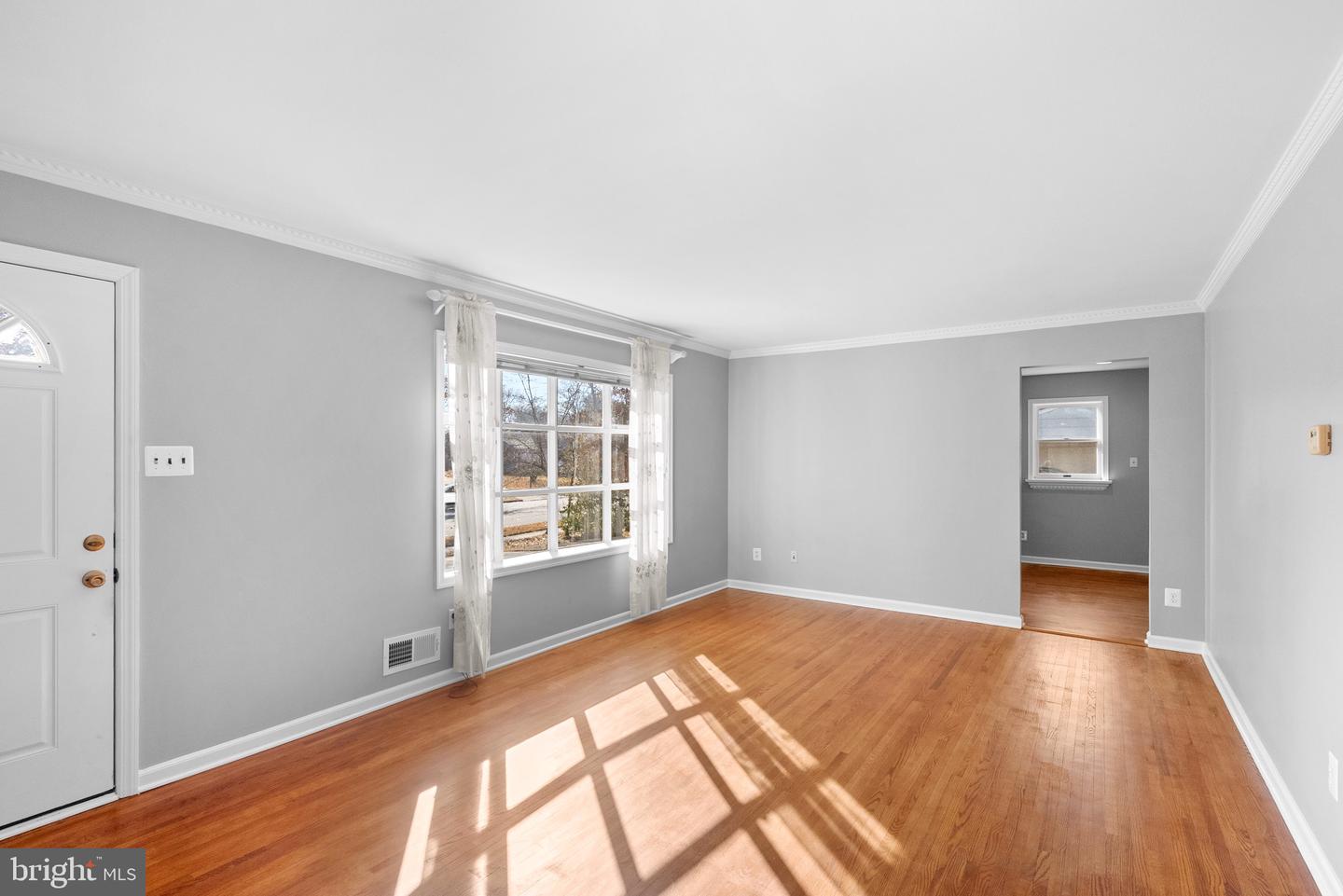 8600 KENTFORD DR, SPRINGFIELD, Virginia 22152, 4 Bedrooms Bedrooms, ,2 BathroomsBathrooms,Residential,For sale,8600 KENTFORD DR,VAFX2280376 MLS # VAFX2280376