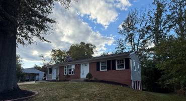 8600 KENTFORD DR, SPRINGFIELD, Virginia 22152, 4 Bedrooms Bedrooms, ,2 BathroomsBathrooms,Residential,For sale,8600 KENTFORD DR,VAFX2280376 MLS # VAFX2280376