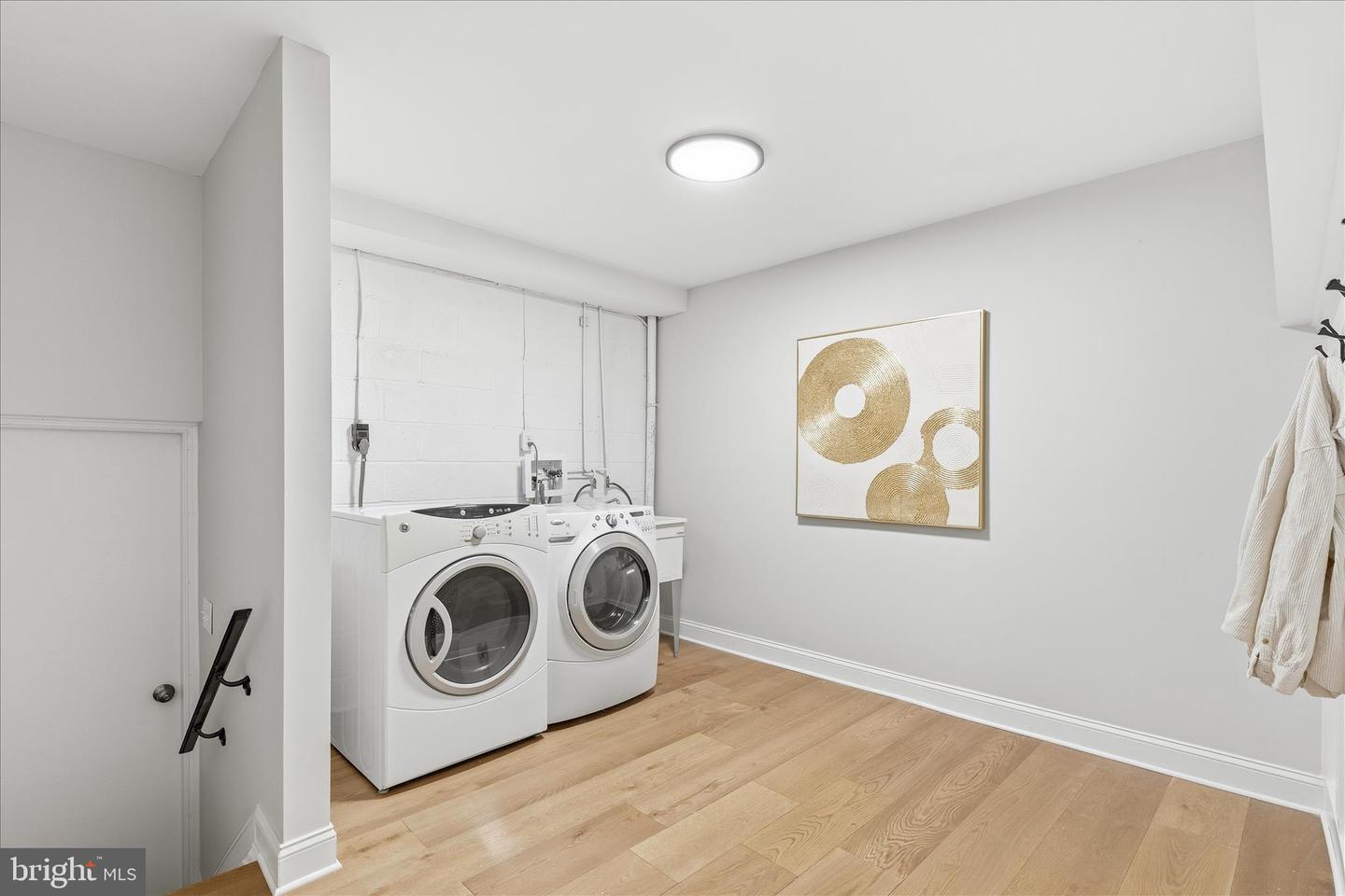 1851 FOXSTONE DR, VIENNA, Virginia 22182, 5 Bedrooms Bedrooms, ,3 BathroomsBathrooms,Residential,For sale,1851 FOXSTONE DR,VAFX2280378 MLS # VAFX2280378