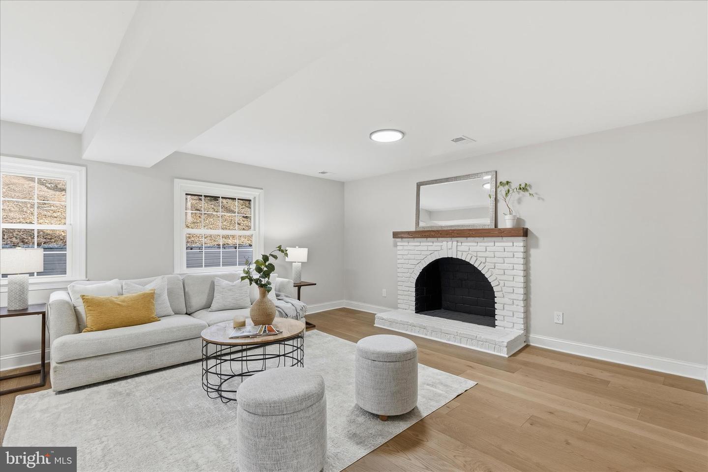 1851 FOXSTONE DR, VIENNA, Virginia 22182, 5 Bedrooms Bedrooms, ,3 BathroomsBathrooms,Residential,For sale,1851 FOXSTONE DR,VAFX2280378 MLS # VAFX2280378