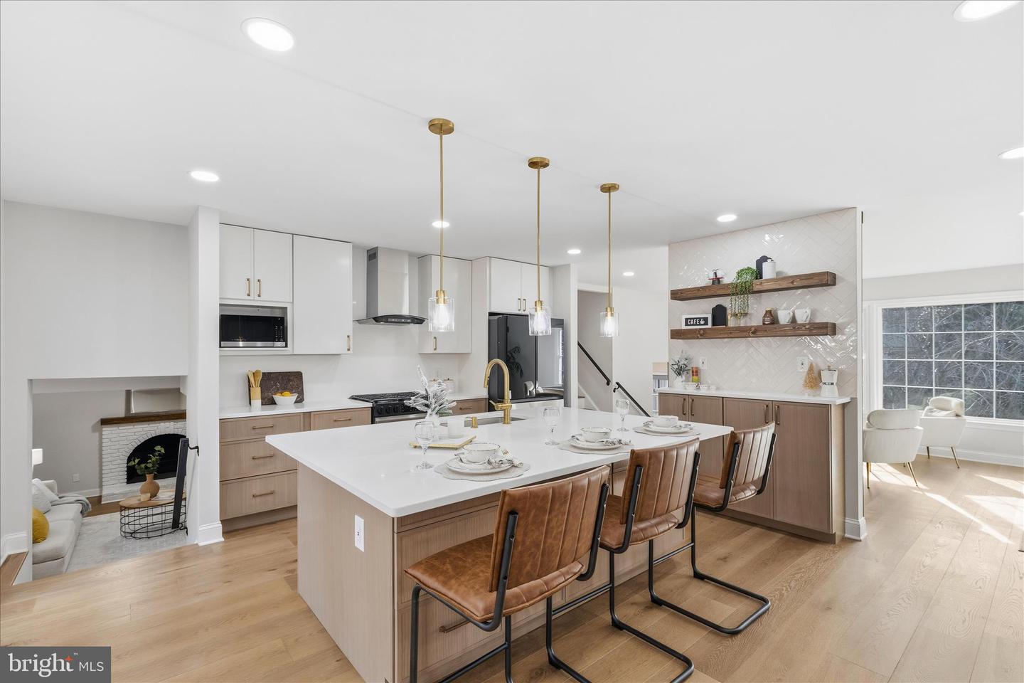 1851 FOXSTONE DR, VIENNA, Virginia 22182, 5 Bedrooms Bedrooms, ,3 BathroomsBathrooms,Residential,For sale,1851 FOXSTONE DR,VAFX2280378 MLS # VAFX2280378