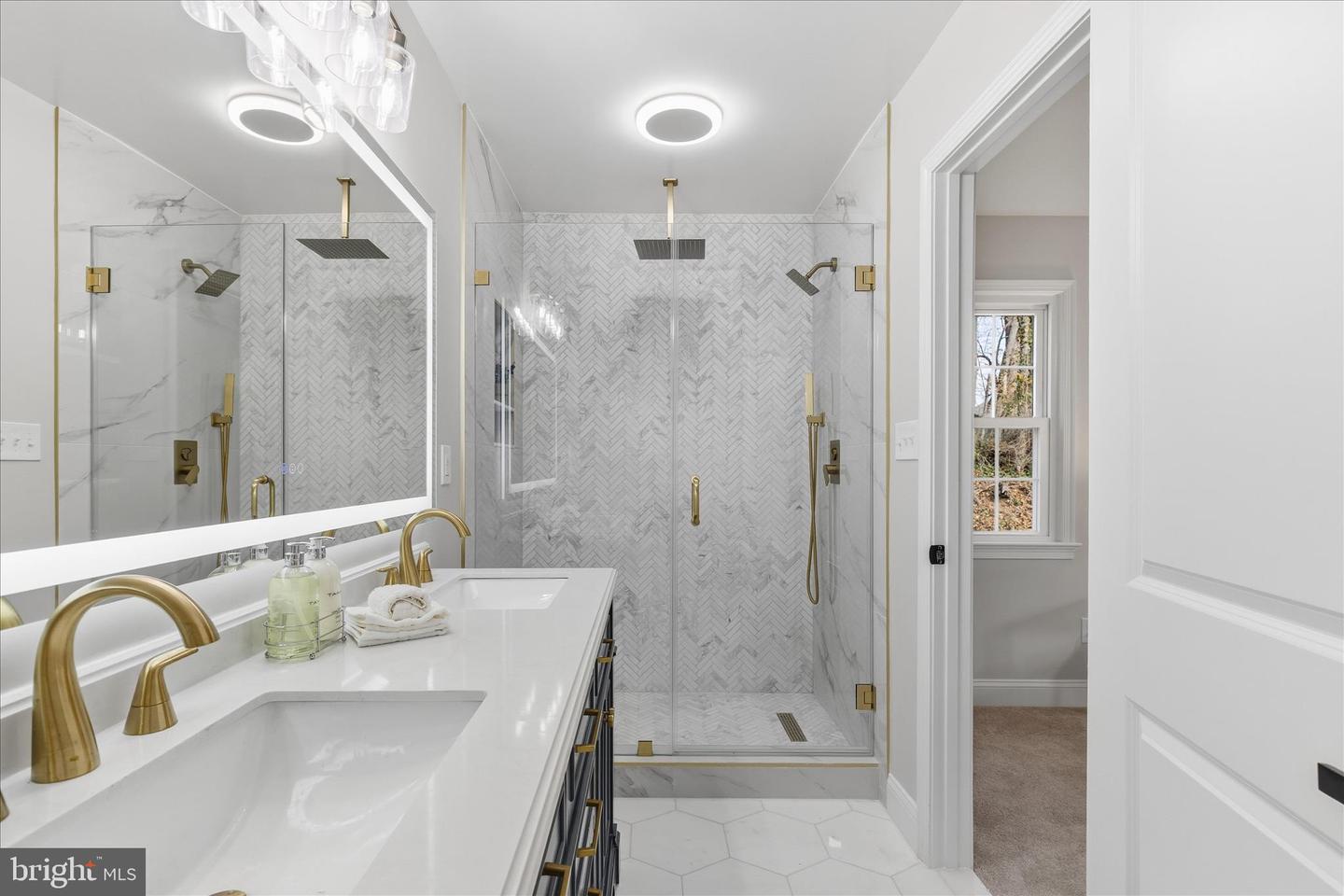 1851 FOXSTONE DR, VIENNA, Virginia 22182, 5 Bedrooms Bedrooms, ,3 BathroomsBathrooms,Residential,For sale,1851 FOXSTONE DR,VAFX2280378 MLS # VAFX2280378