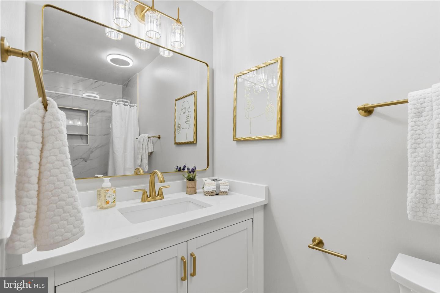 1851 FOXSTONE DR, VIENNA, Virginia 22182, 5 Bedrooms Bedrooms, ,3 BathroomsBathrooms,Residential,For sale,1851 FOXSTONE DR,VAFX2280378 MLS # VAFX2280378