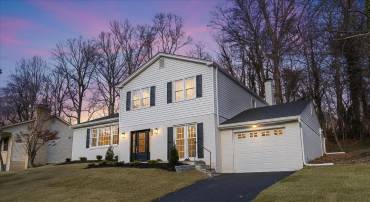 1851 FOXSTONE DR, VIENNA, Virginia 22182, 5 Bedrooms Bedrooms, ,3 BathroomsBathrooms,Residential,For sale,1851 FOXSTONE DR,VAFX2280378 MLS # VAFX2280378