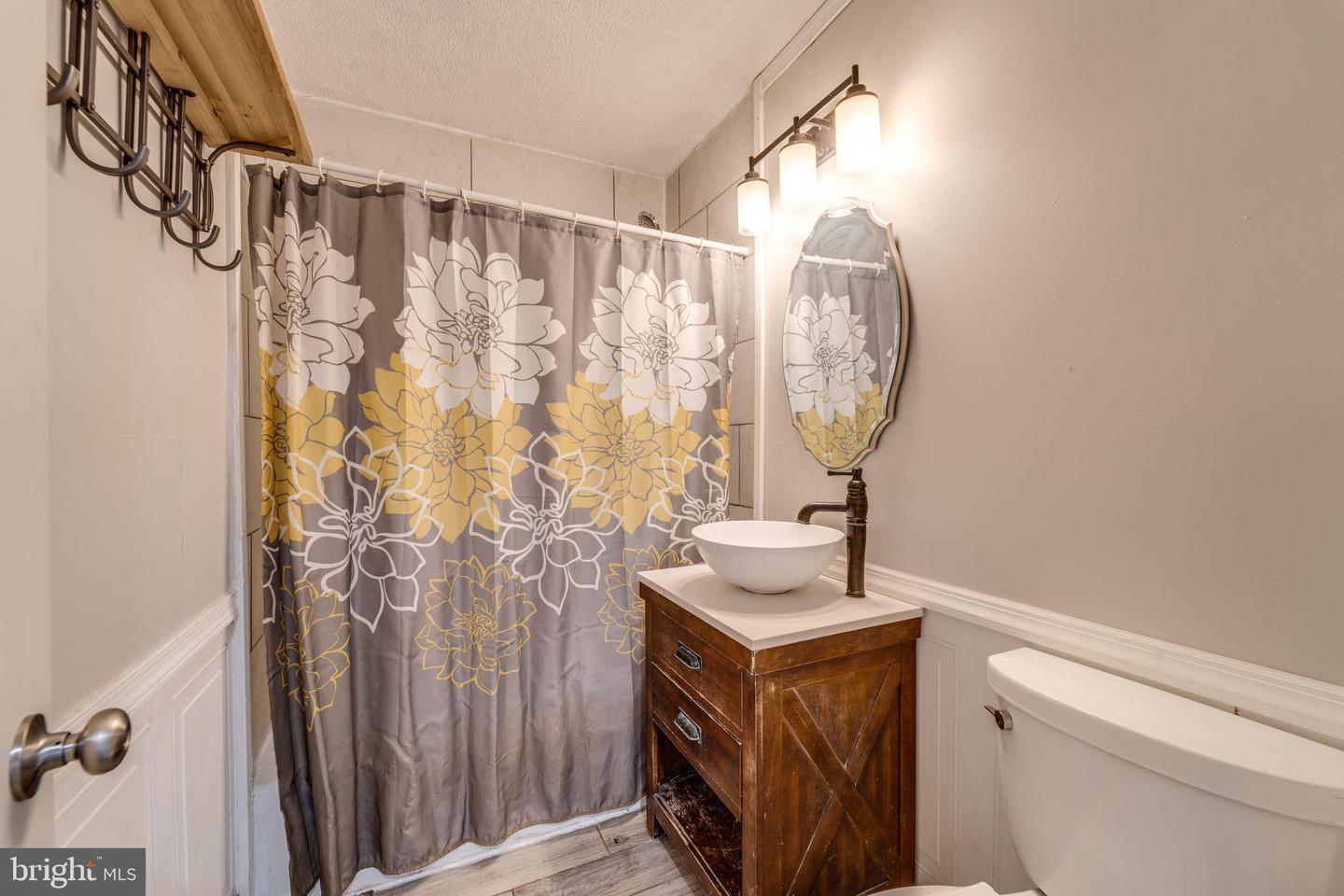 15910 CREST DR, WOODBRIDGE, Virginia 22191, 3 Bedrooms Bedrooms, ,2 BathroomsBathrooms,Residential,For sale,15910 CREST DR,VAPW2108294 MLS # VAPW2108294