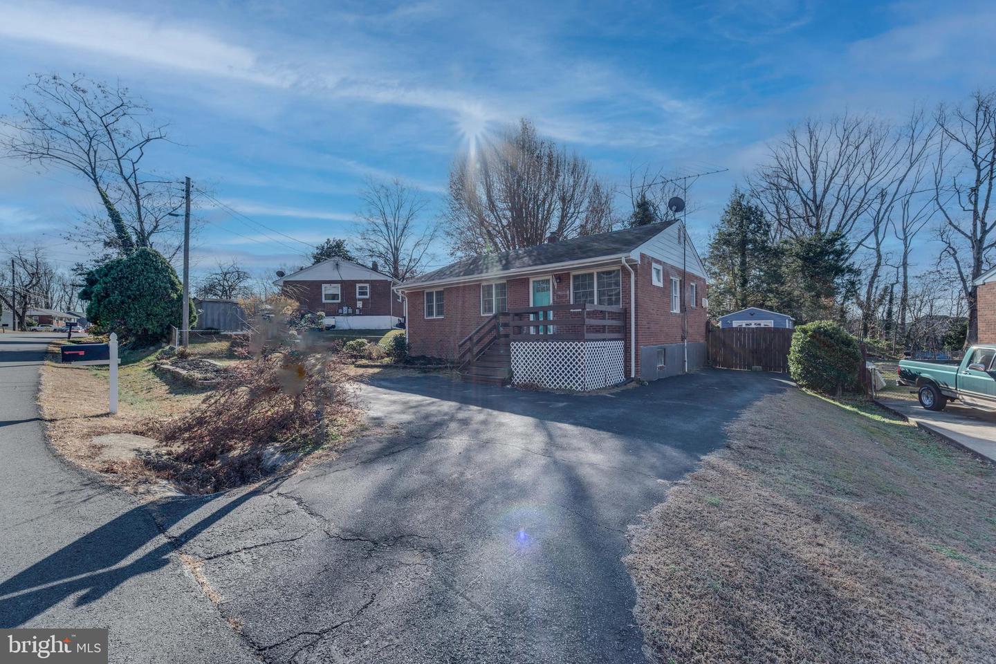 15910 CREST DR, WOODBRIDGE, Virginia 22191, 3 Bedrooms Bedrooms, ,2 BathroomsBathrooms,Residential,For sale,15910 CREST DR,VAPW2108294 MLS # VAPW2108294