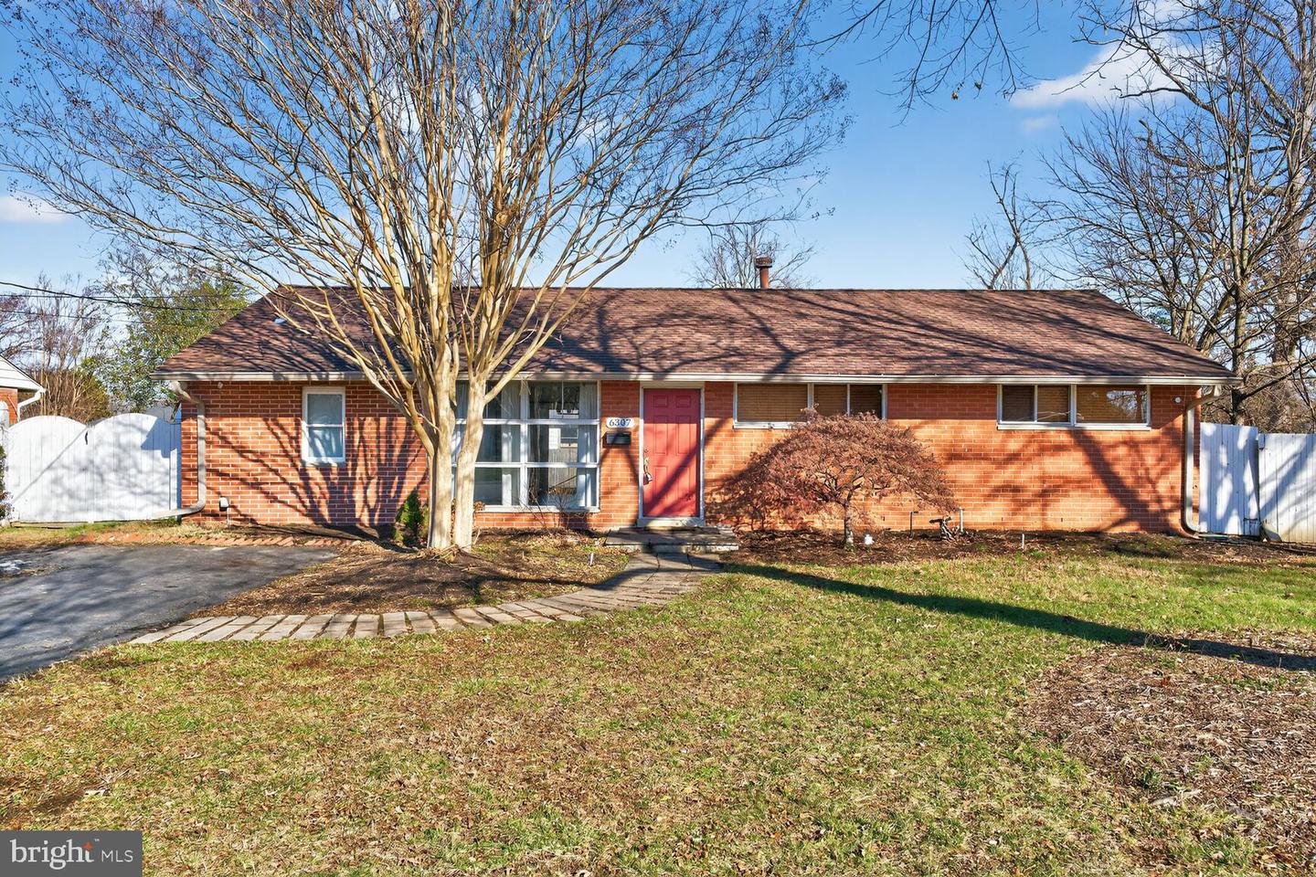 6307 COTTONWOOD DR, ALEXANDRIA, Virginia 22310, 3 Bedrooms Bedrooms, ,2 BathroomsBathrooms,Residential,For sale,6307 COTTONWOOD DR,VAFX2280450 MLS # VAFX2280450