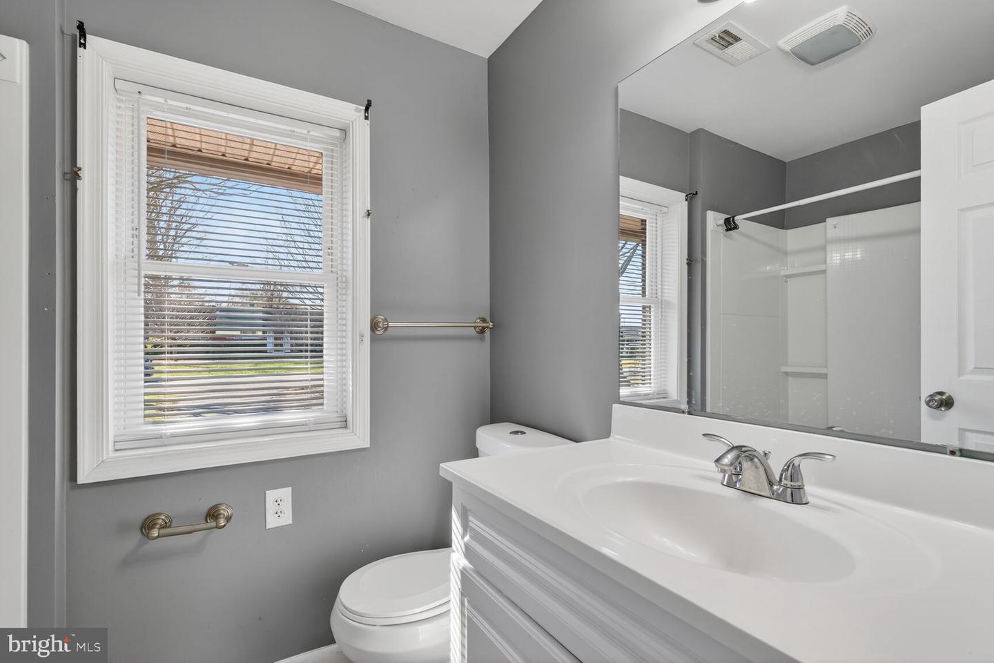 6307 COTTONWOOD DR, ALEXANDRIA, Virginia 22310, 3 Bedrooms Bedrooms, ,2 BathroomsBathrooms,Residential,For sale,6307 COTTONWOOD DR,VAFX2280450 MLS # VAFX2280450