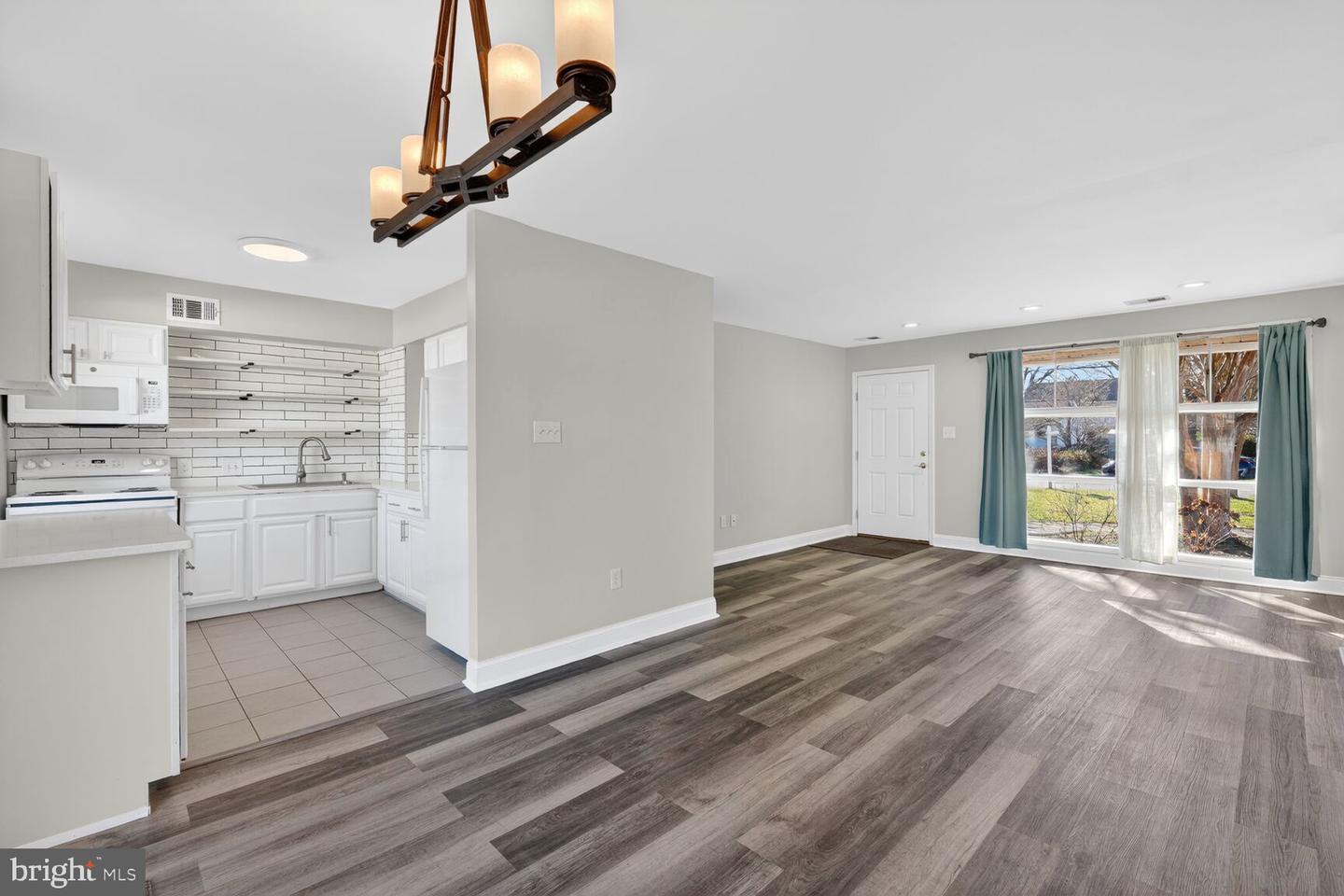 6307 COTTONWOOD DR, ALEXANDRIA, Virginia 22310, 3 Bedrooms Bedrooms, ,2 BathroomsBathrooms,Residential,For sale,6307 COTTONWOOD DR,VAFX2280450 MLS # VAFX2280450