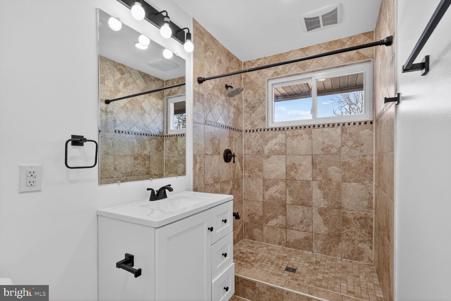 6307 COTTONWOOD DR, ALEXANDRIA, Virginia 22310, 3 Bedrooms Bedrooms, ,2 BathroomsBathrooms,Residential,For sale,6307 COTTONWOOD DR,VAFX2280450 MLS # VAFX2280450