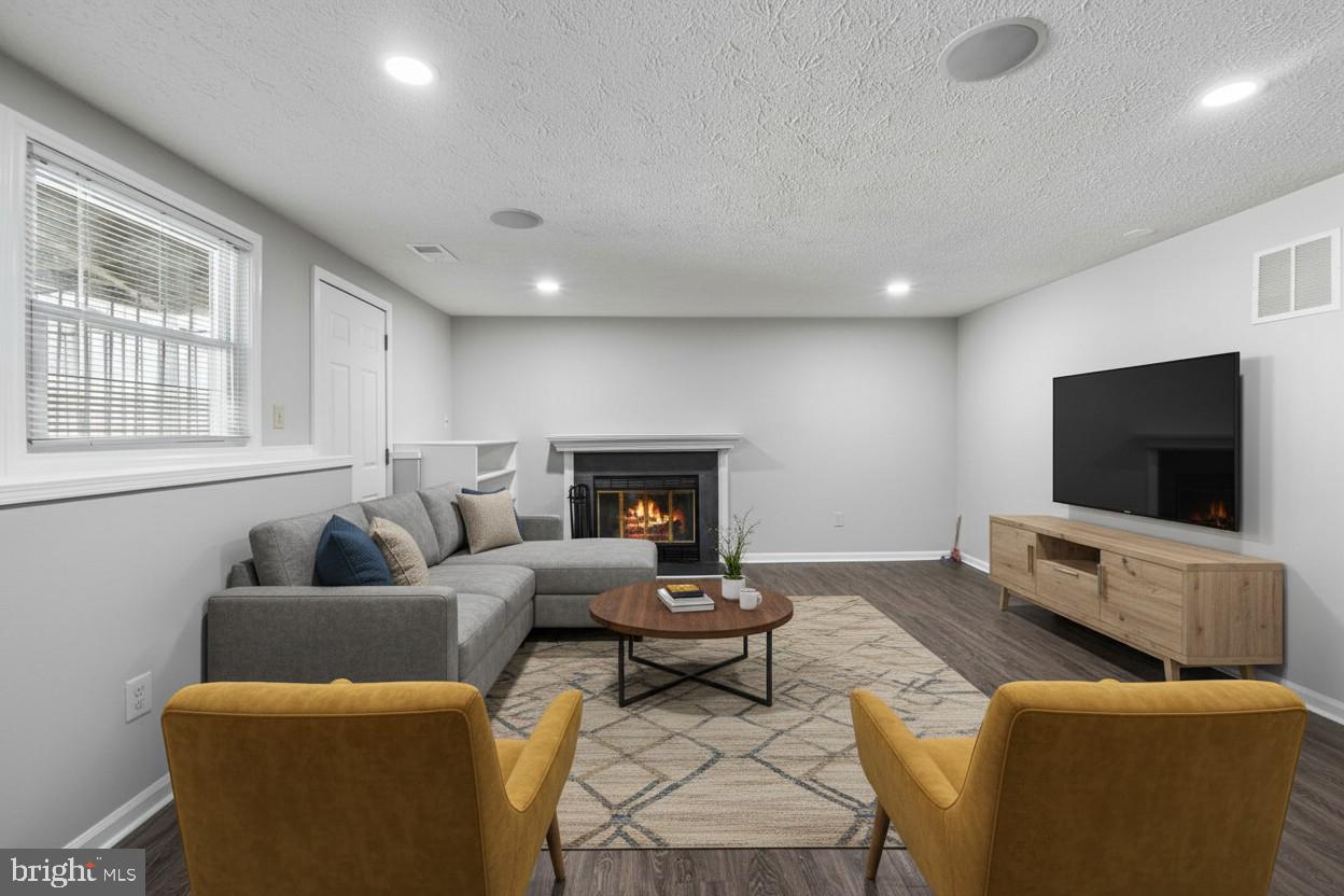 1747 SUNDANCE DR, RESTON, Virginia 20194, 3 Bedrooms Bedrooms, ,2 BathroomsBathrooms,Residential,For sale,1747 SUNDANCE DR,VAFX2280606 MLS # VAFX2280606