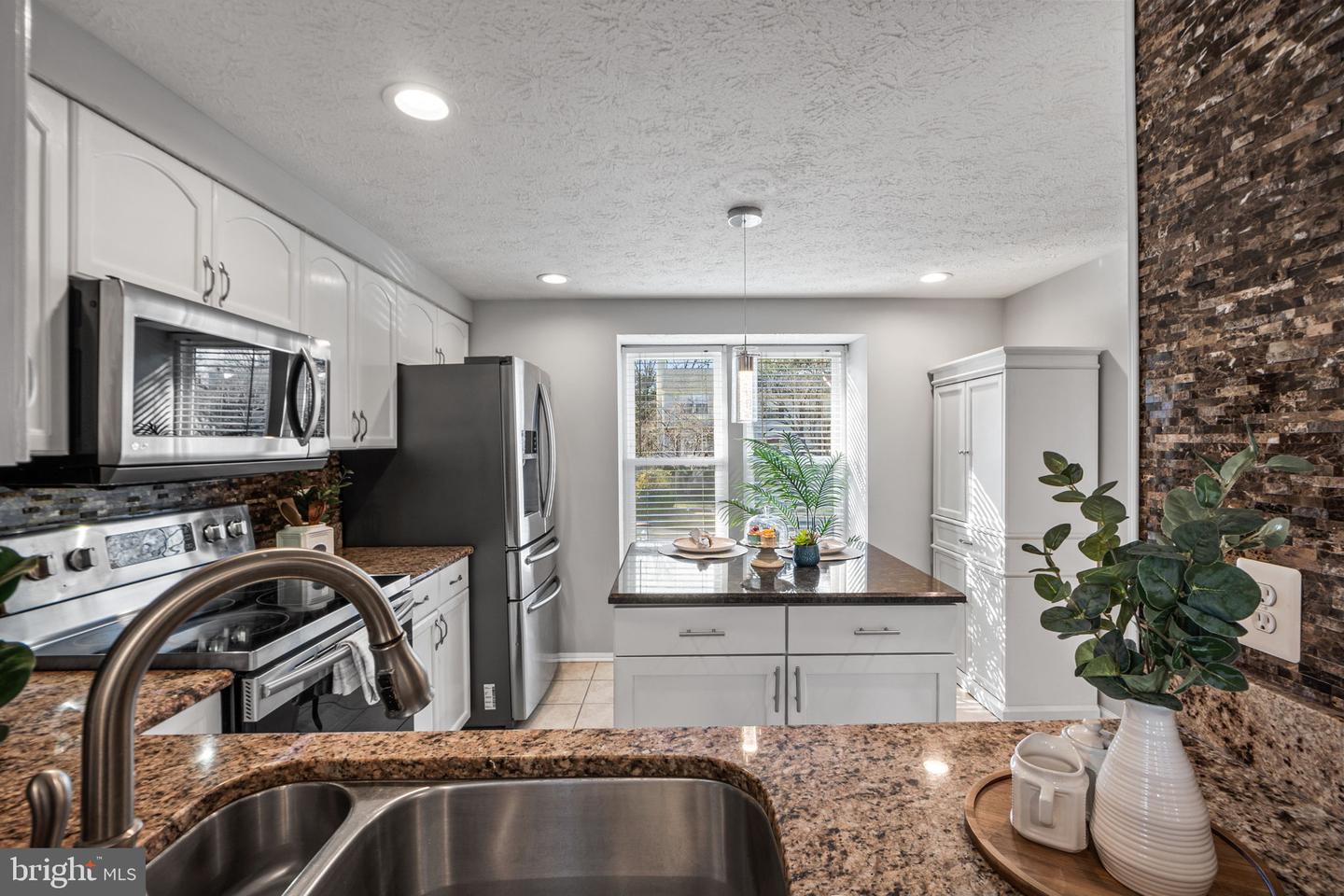 1747 SUNDANCE DR, RESTON, Virginia 20194, 3 Bedrooms Bedrooms, ,2 BathroomsBathrooms,Residential,For sale,1747 SUNDANCE DR,VAFX2280606 MLS # VAFX2280606