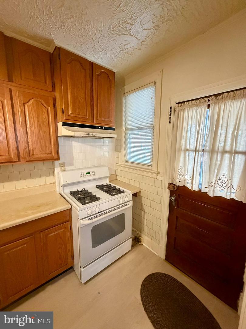 615 POWHATAN PL NW, WASHINGTON, District Of Columbia 20011, 3 Bedrooms Bedrooms, 11 Rooms Rooms,2 BathroomsBathrooms,Residential,For sale,615 POWHATAN PL NW,DCDC2233148 MLS # DCDC2233148