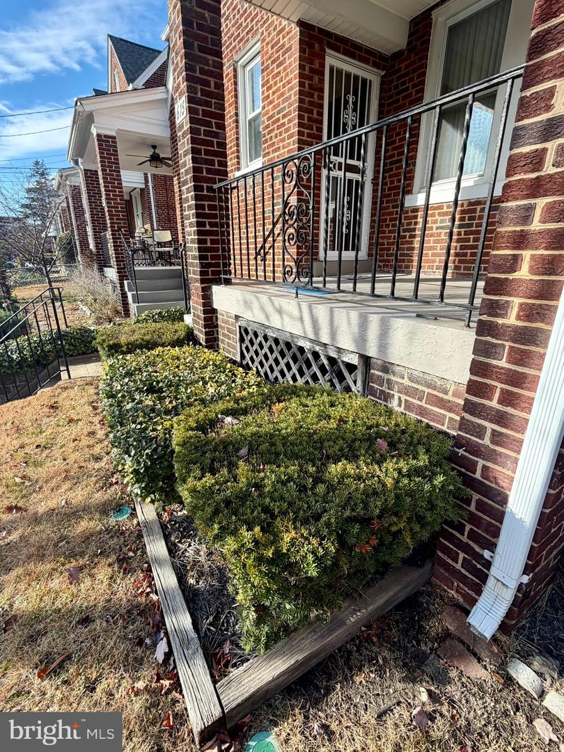 615 POWHATAN PL NW, WASHINGTON, District Of Columbia 20011, 3 Bedrooms Bedrooms, 11 Rooms Rooms,2 BathroomsBathrooms,Residential,For sale,615 POWHATAN PL NW,DCDC2233148 MLS # DCDC2233148