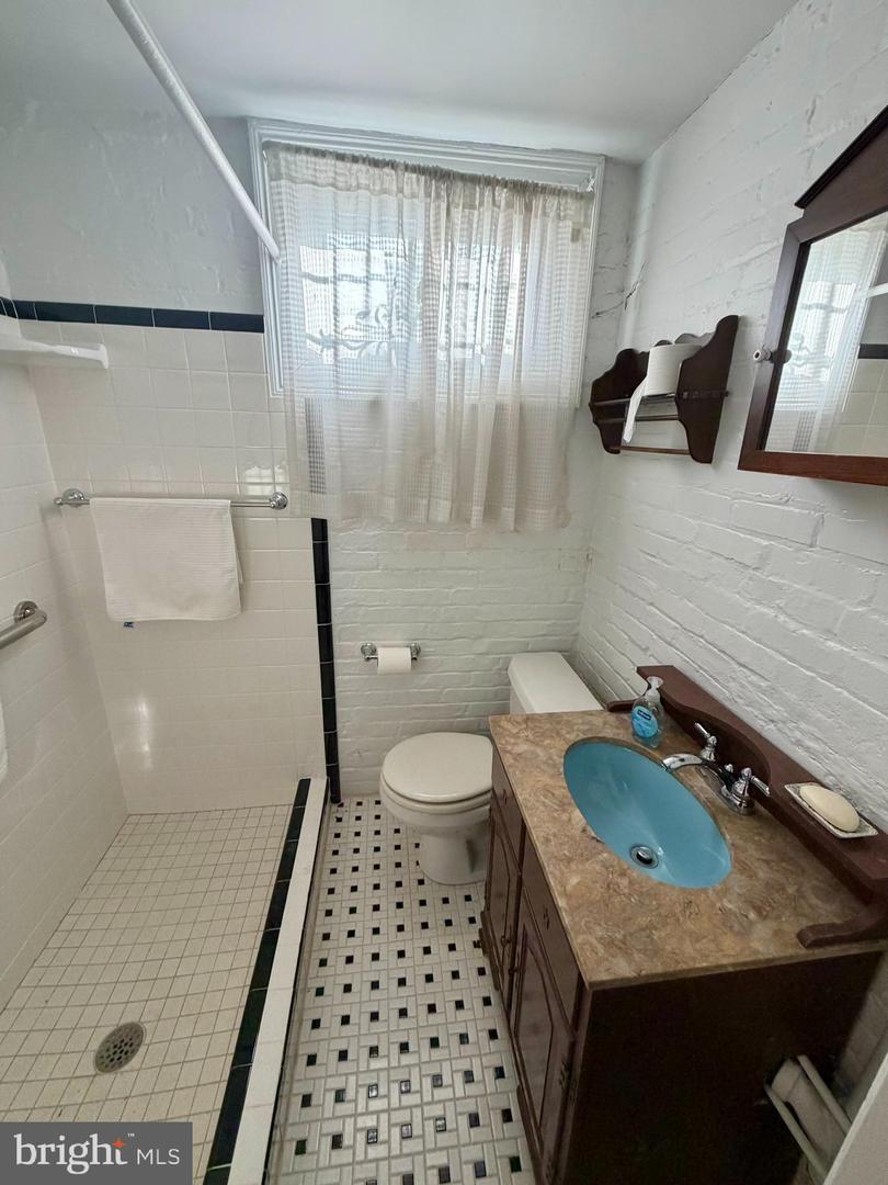 615 POWHATAN PL NW, WASHINGTON, District Of Columbia 20011, 3 Bedrooms Bedrooms, 11 Rooms Rooms,2 BathroomsBathrooms,Residential,For sale,615 POWHATAN PL NW,DCDC2233148 MLS # DCDC2233148