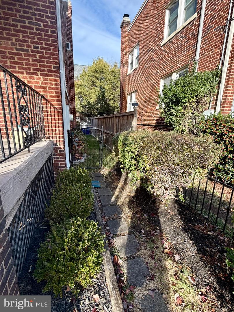 615 POWHATAN PL NW, WASHINGTON, District Of Columbia 20011, 3 Bedrooms Bedrooms, 11 Rooms Rooms,2 BathroomsBathrooms,Residential,For sale,615 POWHATAN PL NW,DCDC2233148 MLS # DCDC2233148