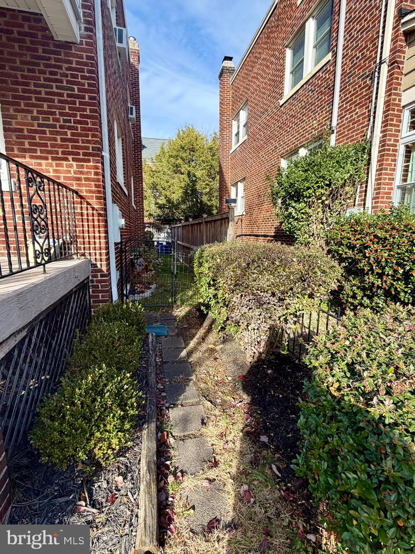 615 POWHATAN PL NW, WASHINGTON, District Of Columbia 20011, 3 Bedrooms Bedrooms, 11 Rooms Rooms,2 BathroomsBathrooms,Residential,For sale,615 POWHATAN PL NW,DCDC2233148 MLS # DCDC2233148