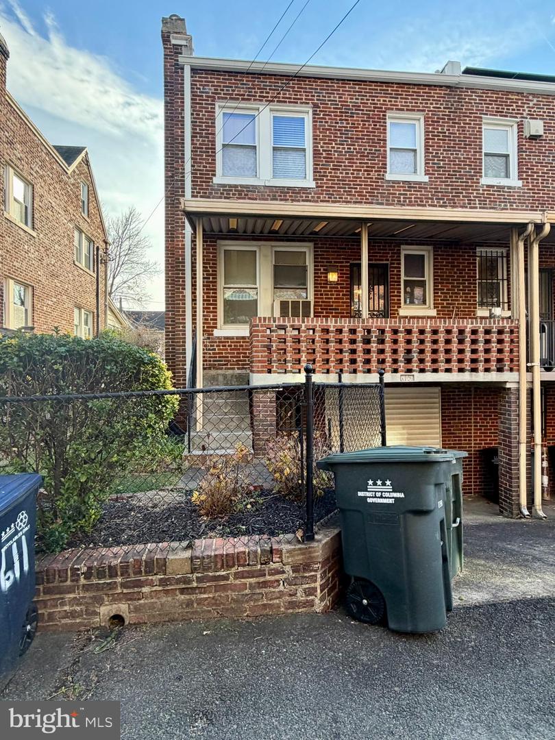 615 POWHATAN PL NW, WASHINGTON, District Of Columbia 20011, 3 Bedrooms Bedrooms, 11 Rooms Rooms,2 BathroomsBathrooms,Residential,For sale,615 POWHATAN PL NW,DCDC2233148 MLS # DCDC2233148