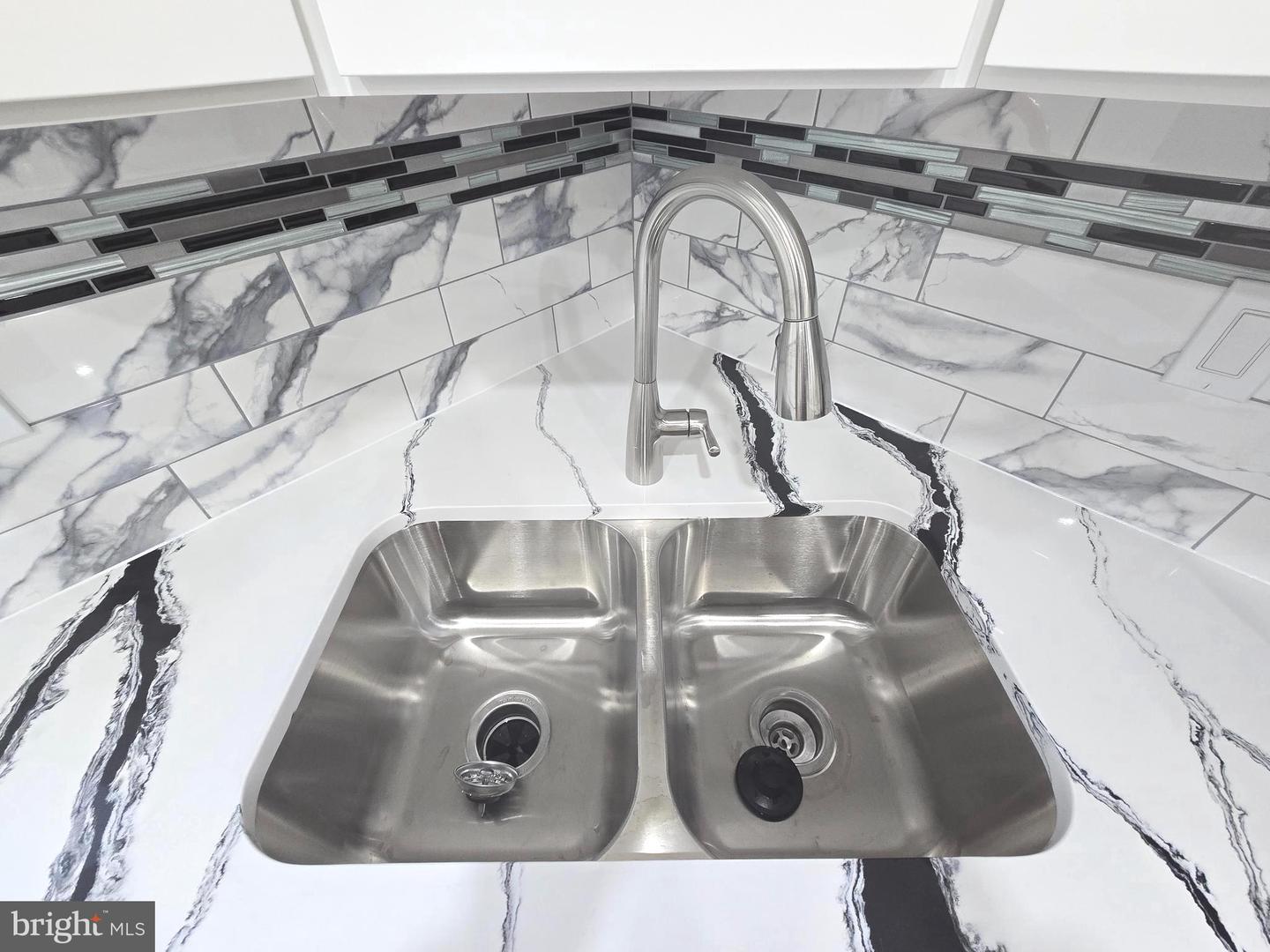 4813 LAWRENCE ST, ALEXANDRIA, Virginia 22309, 4 Bedrooms Bedrooms, ,2 BathroomsBathrooms,Residential,For sale,4813 LAWRENCE ST,VAFX2280608 MLS # VAFX2280608