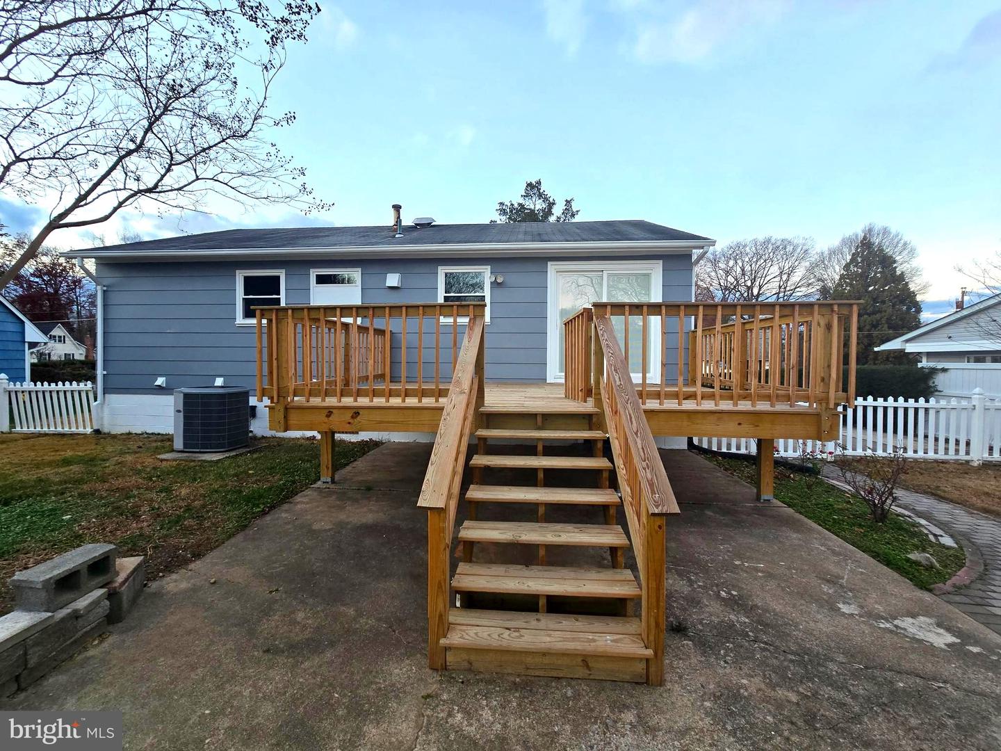 4813 LAWRENCE ST, ALEXANDRIA, Virginia 22309, 4 Bedrooms Bedrooms, ,2 BathroomsBathrooms,Residential,For sale,4813 LAWRENCE ST,VAFX2280608 MLS # VAFX2280608