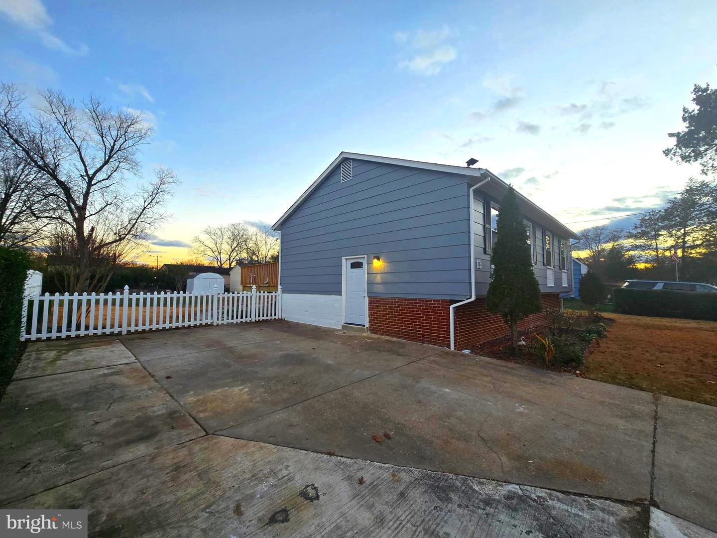 4813 LAWRENCE ST, ALEXANDRIA, Virginia 22309, 4 Bedrooms Bedrooms, ,2 BathroomsBathrooms,Residential,For sale,4813 LAWRENCE ST,VAFX2280608 MLS # VAFX2280608