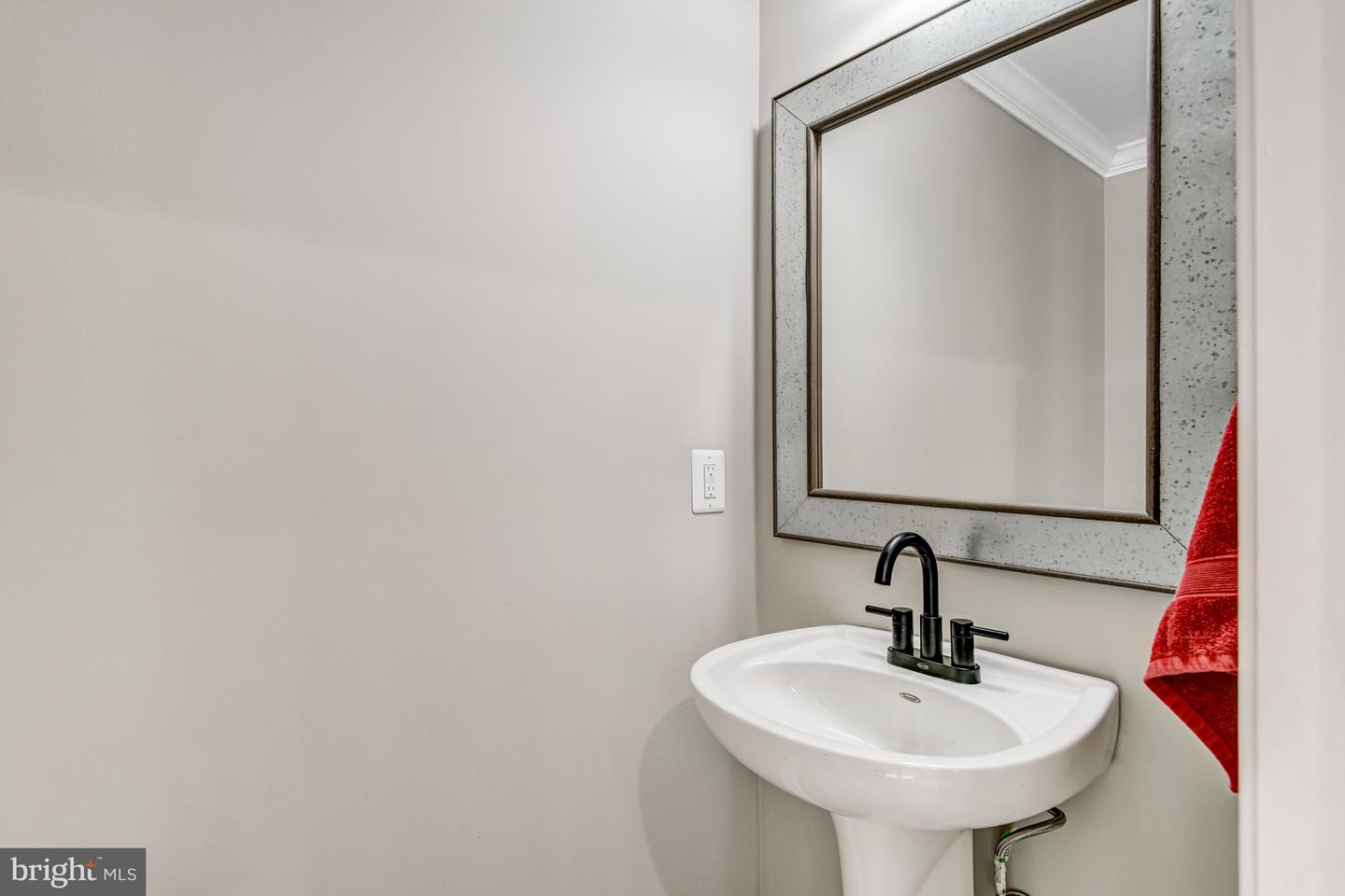 6899 BOOTHE LN, HAYMARKET, Virginia 20169, 3 Bedrooms Bedrooms, ,2 BathroomsBathrooms,Residential,For sale,6899 BOOTHE LN,VAPW2108416 MLS # VAPW2108416