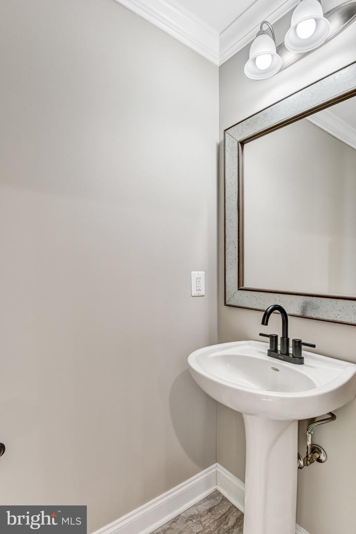 6899 BOOTHE LN, HAYMARKET, Virginia 20169, 3 Bedrooms Bedrooms, ,2 BathroomsBathrooms,Residential,For sale,6899 BOOTHE LN,VAPW2108416 MLS # VAPW2108416