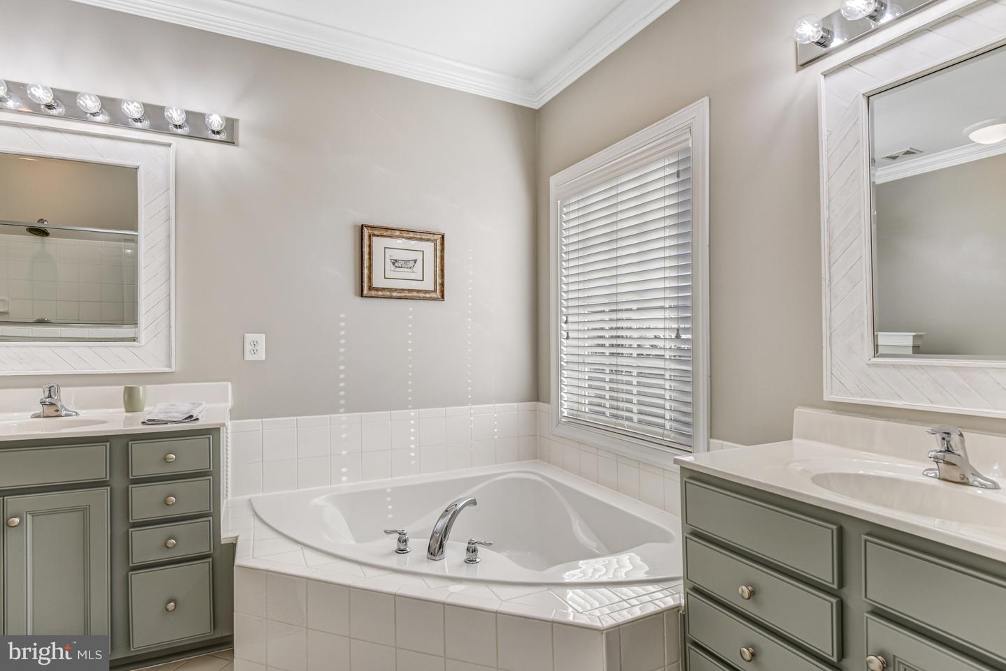 6899 BOOTHE LN, HAYMARKET, Virginia 20169, 3 Bedrooms Bedrooms, ,2 BathroomsBathrooms,Residential,For sale,6899 BOOTHE LN,VAPW2108416 MLS # VAPW2108416