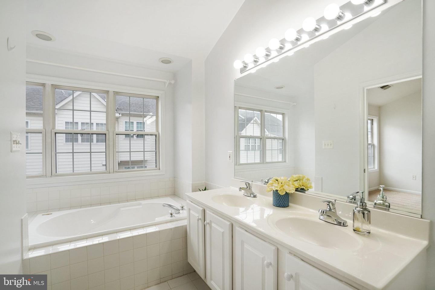 431 STANTON PL, ALEXANDRIA, Virginia 22304, 2 Bedrooms Bedrooms, ,2 BathroomsBathrooms,Residential,For sale,431 STANTON PL,VAAX2052086 MLS # VAAX2052086