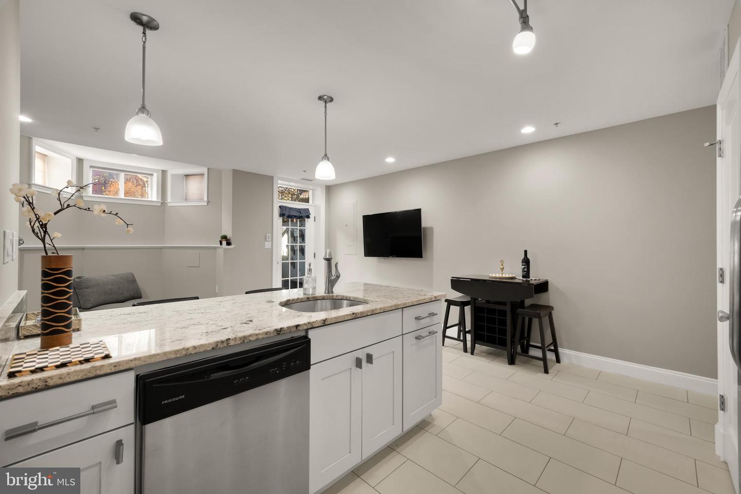 1135 6TH ST NW #1, WASHINGTON, District Of Columbia 20001, 2 Bedrooms Bedrooms, ,2 BathroomsBathrooms,Residential,For sale,1135 6TH ST NW #1,DCDC2233430 MLS # DCDC2233430